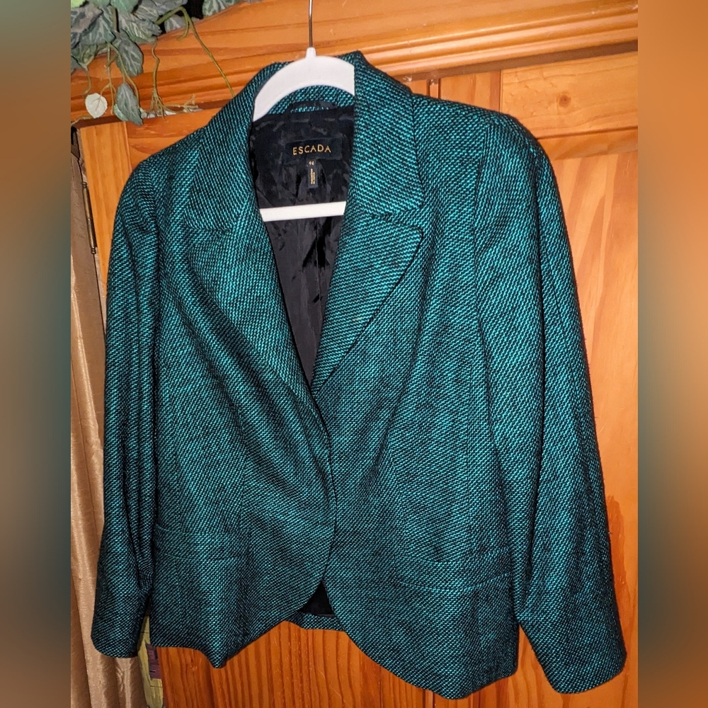 Escada tweed pattern green jacket. Size 44